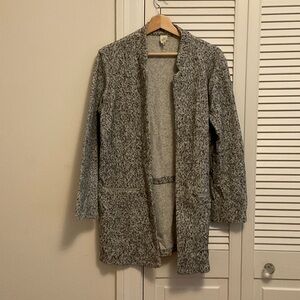 Elegant Gray Women's Cardigan